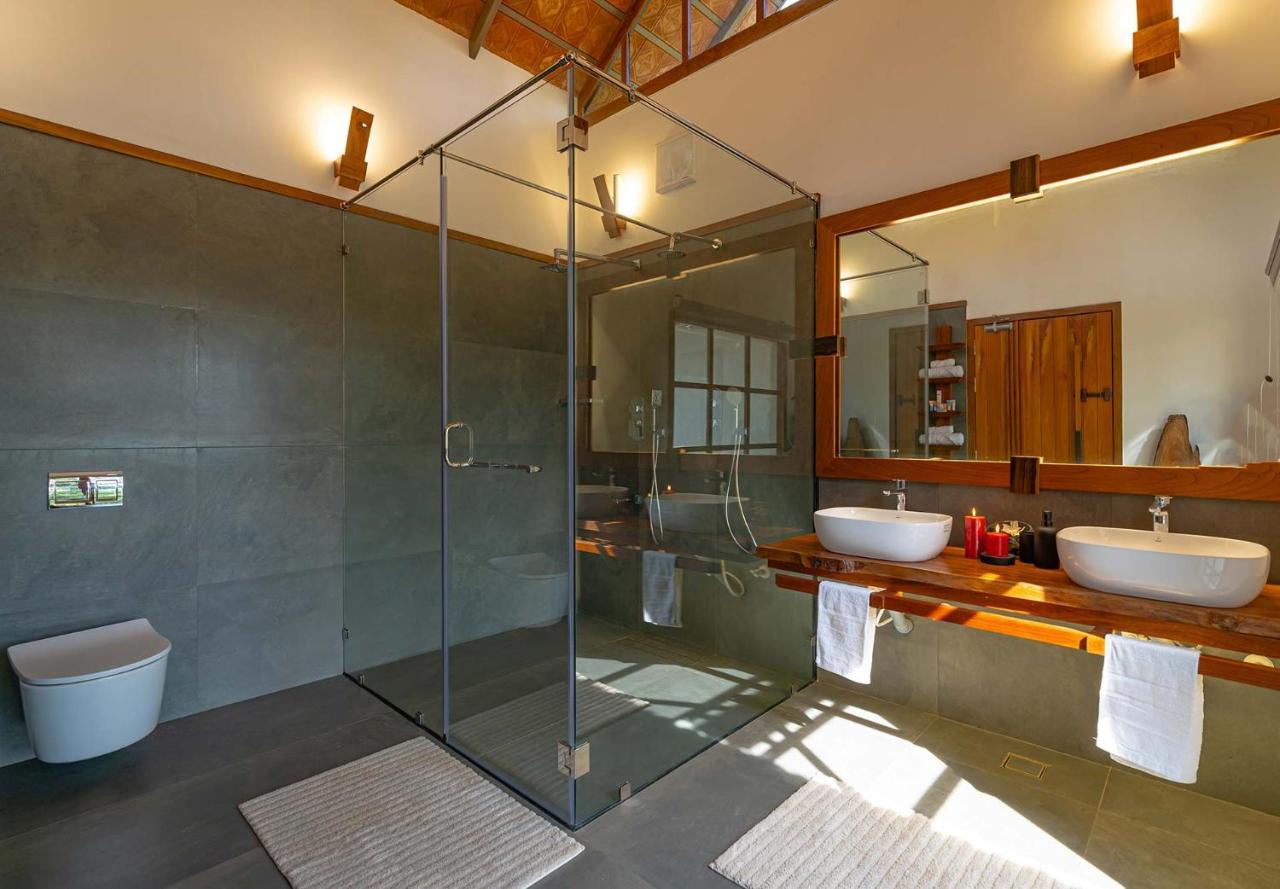Stayvista At Cicada Chikmagalur 2Bhk Breakfast Included With Amazing View Eksteriør billede