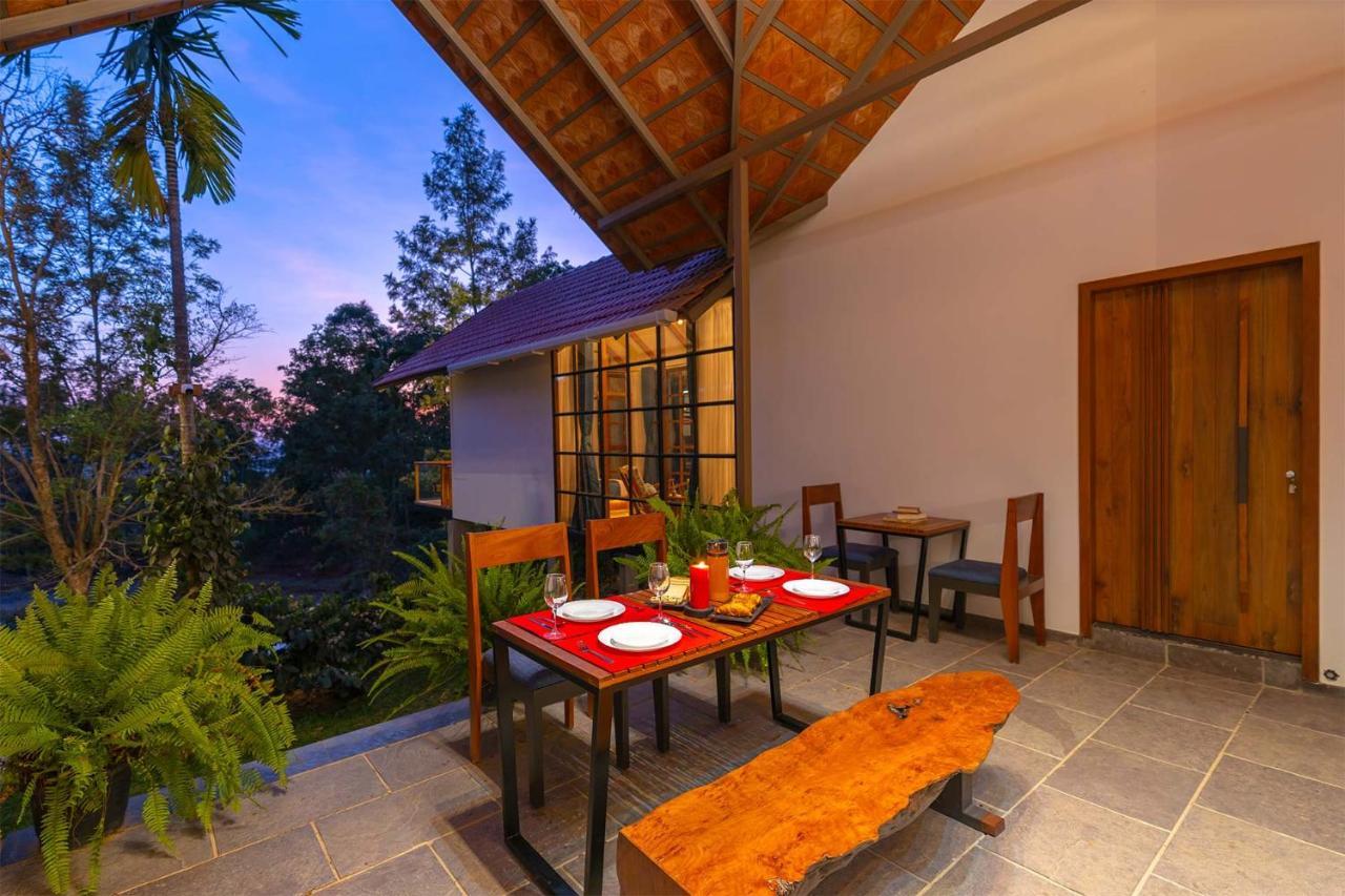 Stayvista At Cicada Chikmagalur 2Bhk Breakfast Included With Amazing View Eksteriør billede