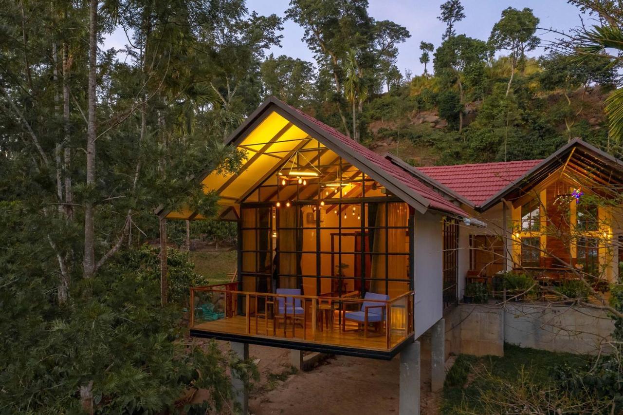 Stayvista At Cicada Chikmagalur 2Bhk Breakfast Included With Amazing View Eksteriør billede