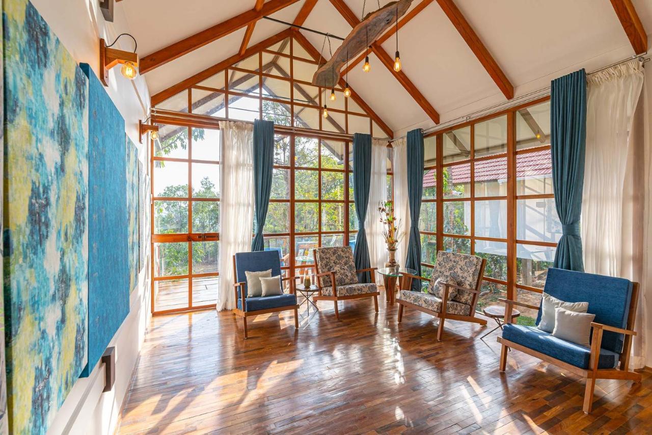 Stayvista At Cicada Chikmagalur 2Bhk Breakfast Included With Amazing View Eksteriør billede